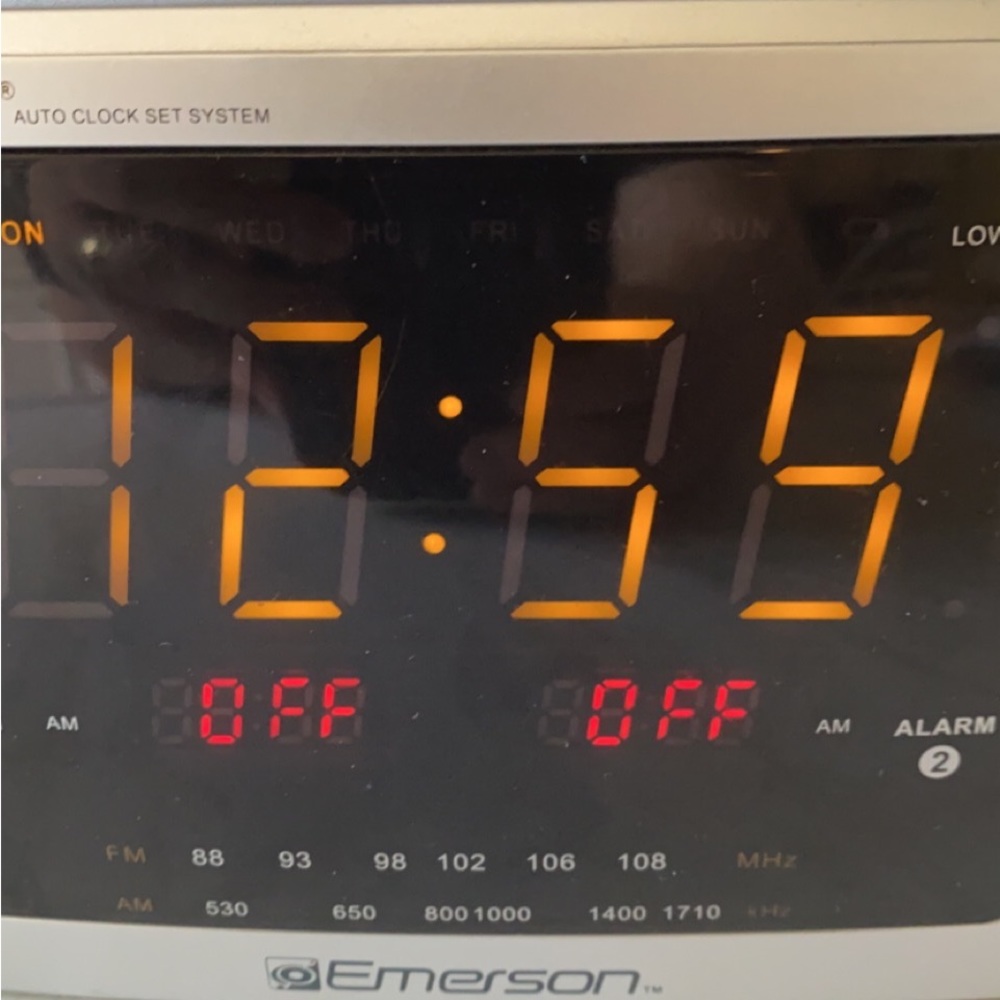 Emerson Smart set Alarm Clock Tested!